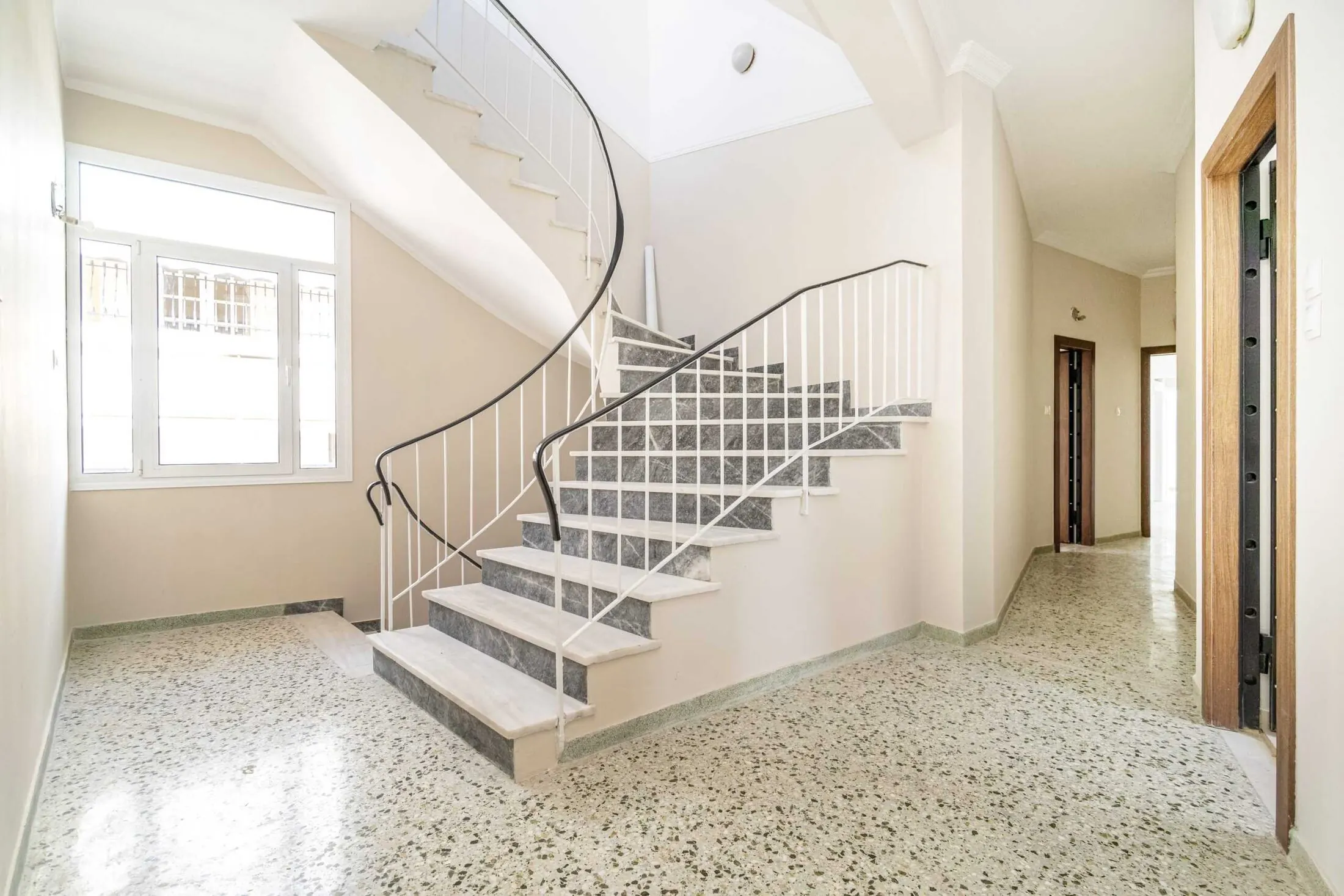 Peristeri — image 7